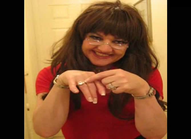 Video: Moldavian slut wants to have sex with her sexy brown-haired boss